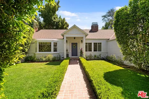 Undisclosed, Sherman Oaks, CA 91423