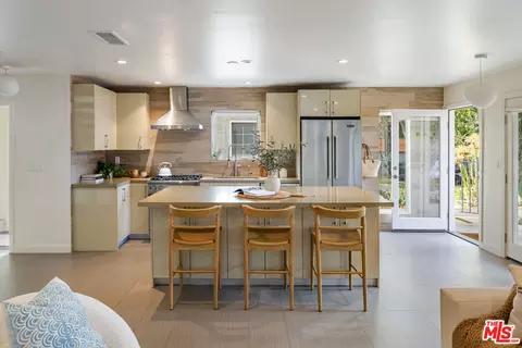 34 Anchorage St, Venice, CA 90292 photo 4