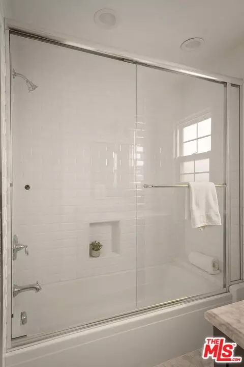 Bath - 1209 Appleton Way, Venice, CA 90291 photo 4 of 6