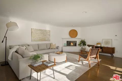 Living - 1209 Appleton Way, Venice, CA 90291 photo 5 of 6
