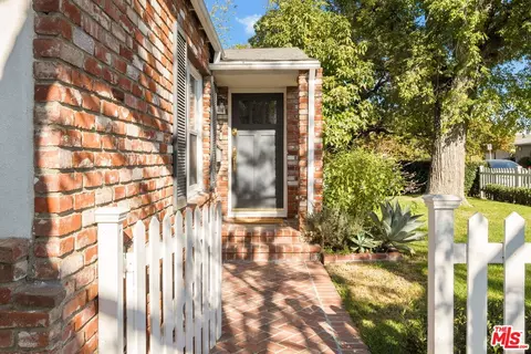 Exterior - 1209 Appleton Way, Venice, CA 90291 photo 3 of 13