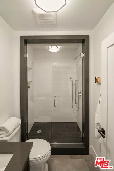 Bath - 1209 Appleton Way, Venice, CA 90291 photo 6 of 6