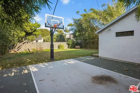 Exterior - 1209 Appleton Way, Venice, CA 90291 photo 13 of 13