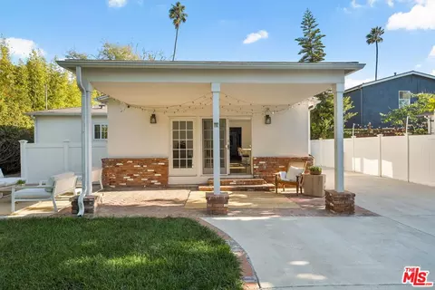 Exterior - 1209 Appleton Way, Venice, CA 90291 photo 6 of 13