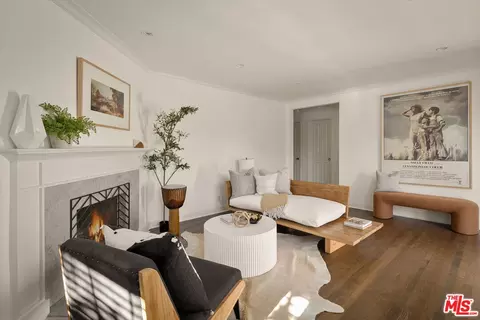 Living - 1209 Appleton Way, Venice, CA 90291 photo 2 of 6