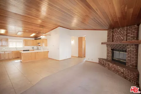 Living - 42560 Falcon Ave, Big Bear Lake, CA 92315 photo 4 of 6