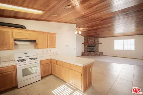 Living - 42560 Falcon Ave, Big Bear Lake, CA 92315 photo 5 of 6