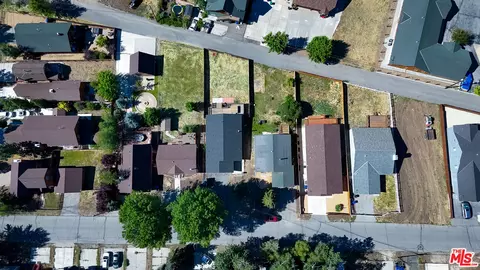 View/Area - 42560 Falcon Ave, Big Bear Lake, CA 92315 photo 2 of 11