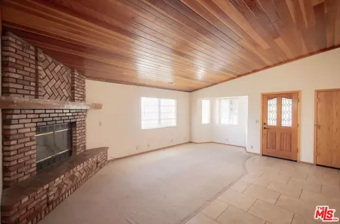 Living - 42560 Falcon Ave, Big Bear Lake, CA 92315 photo 2 of 6