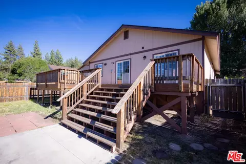 Exterior - 42560 Falcon Ave, Big Bear Lake, CA 92315 photo 2 of 4