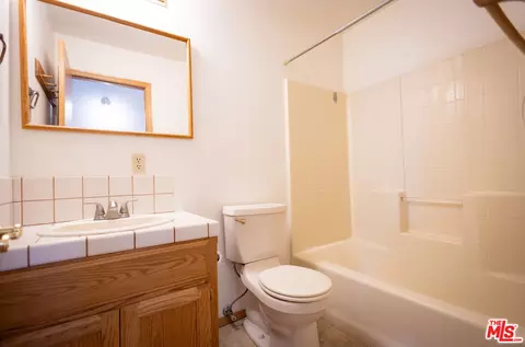 Bath - 42560 Falcon Ave, Big Bear Lake, CA 92315 photo 1 of 2