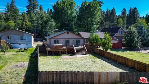 Exterior - 42560 Falcon Ave, Big Bear Lake, CA 92315 photo 3 of 4