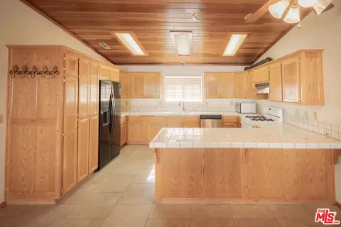 Kitchen - 42560 Falcon Ave, Big Bear Lake, CA 92315 photo 1 of 1