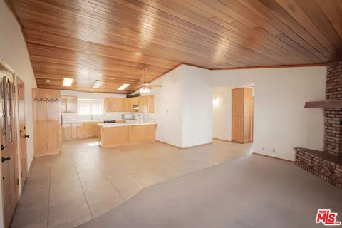 Living - 42560 Falcon Ave, Big Bear Lake, CA 92315 photo 3 of 6