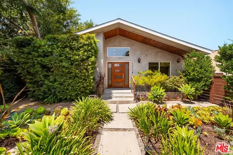 5627 Lemp Ave, North Hollywood, CA 91601