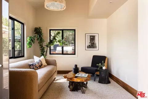 3000 Cornwall Dr, Glendale, CA 91206 photo 8