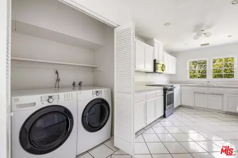 369 S Roosevelt Ave, Pasadena, CA 91107 photo 23