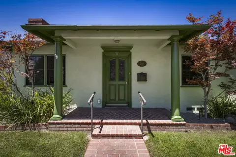 369 S Roosevelt Ave, Pasadena, CA 91107 photo 2