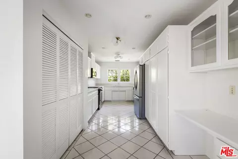 369 S Roosevelt Ave, Pasadena, CA 91107 photo 17
