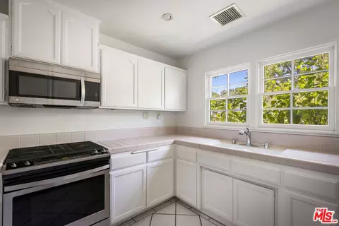 369 S Roosevelt Ave, Pasadena, CA 91107 photo 19