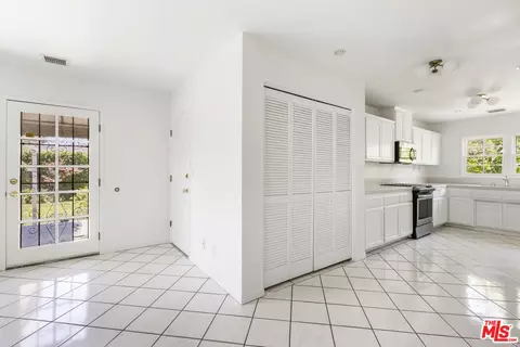 369 S Roosevelt Ave, Pasadena, CA 91107 photo 22