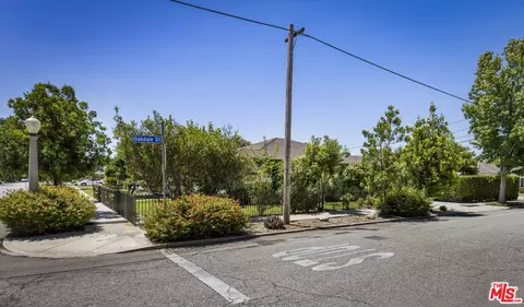 369 S Roosevelt Ave, Pasadena, CA 91107 photo 35