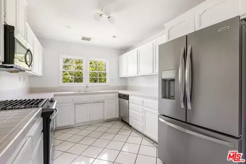 369 S Roosevelt Ave, Pasadena, CA 91107 photo 21