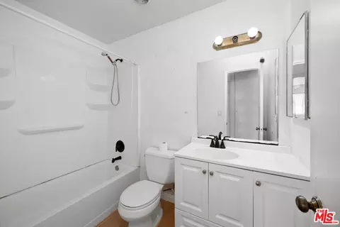 Bath - 19039 Stroh Ave, Corona, CA 92881 photo 1 of 2
