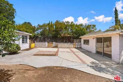 Exterior - 19039 Stroh Ave, Corona, CA 92881 photo 3 of 8