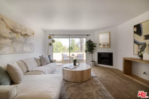 4702 Fulton Ave #304, Sherman Oaks, CA 91423