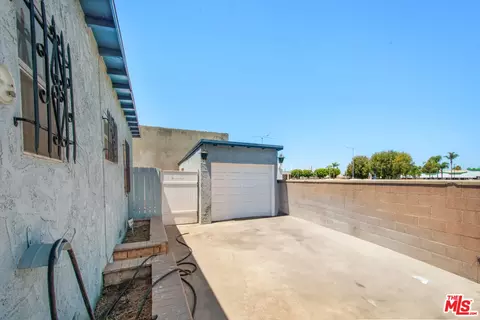 521 S Bullis Rd, Compton, CA 90221 photo 3