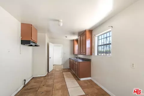 521 S Bullis Rd, Compton, CA 90221 photo 8