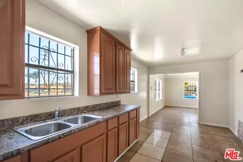 521 S Bullis Rd, Compton, CA 90221 photo 10