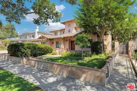 Exterior - 2449 Oswego St #3, Pasadena, CA 91107 photo 5 of 13