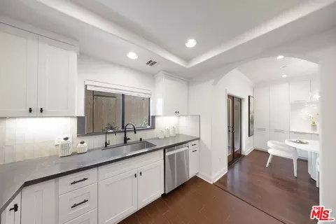Kitchen - 2449 Oswego St #3, Pasadena, CA 91107 photo 2 of 2