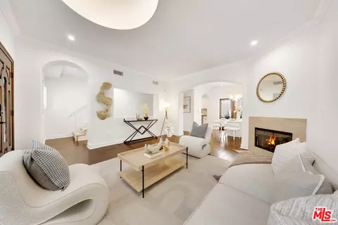 2449 Oswego St #3, Pasadena, CA 91107