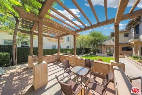 Exterior - 2449 Oswego St #3, Pasadena, CA 91107 photo 10 of 13