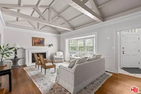 252 S Maple, Beverly Hills, CA 90212