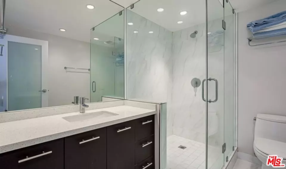 Bath - 4265 Marina City Dr #301, Marina Del Rey, CA 90292 photo 1 of 2