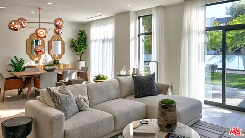425 N Palm Dr #104, Beverly Hills, CA 90210