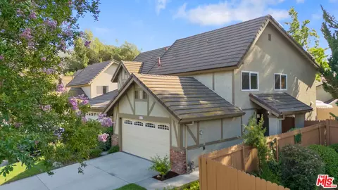 30462 Passageway Pl, Agoura Hills, CA 91301