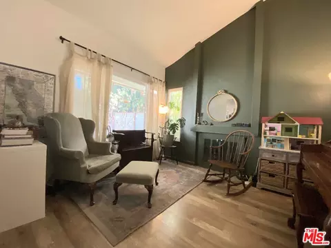 1519 Sunset Ave, Pasadena, CA 91103 photo 3