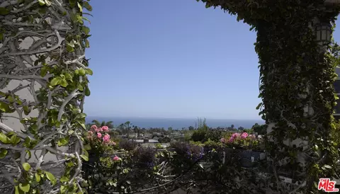 16645 Akron St, Pacific Palisades, CA 90272