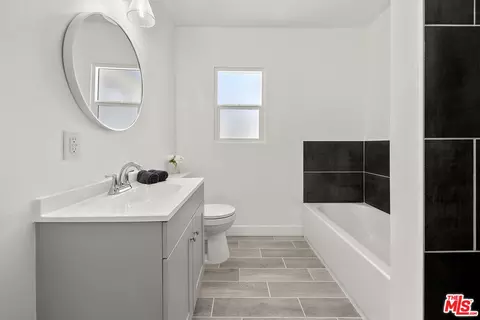 Bath - 1809 W Arbutus St, Compton, CA 90220 photo 1 of 3