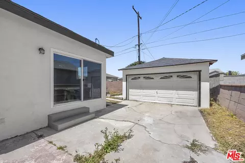 Exterior - 1809 W Arbutus St, Compton, CA 90220 photo 4 of 6