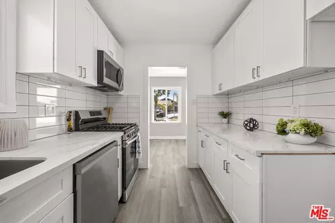 Kitchen - 1809 W Arbutus St, Compton, CA 90220 photo 2 of 2