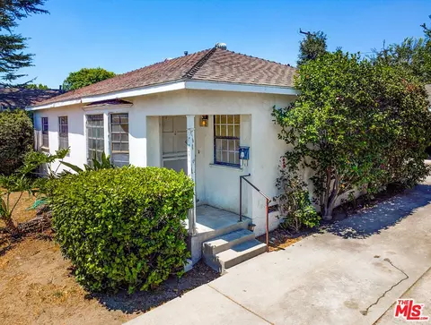 253 W El Sur St, Monrovia, CA 91016