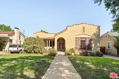 580 N Beachwood Dr, Los Angeles, CA 90004