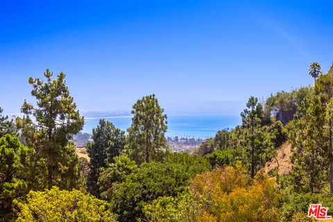 16619 Bienveneda Pl, Pacific Palisades, CA 90272