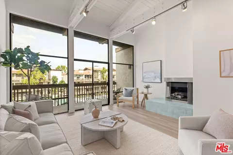 9323 N Marina Pacifica Dr, Long Beach, CA 90803